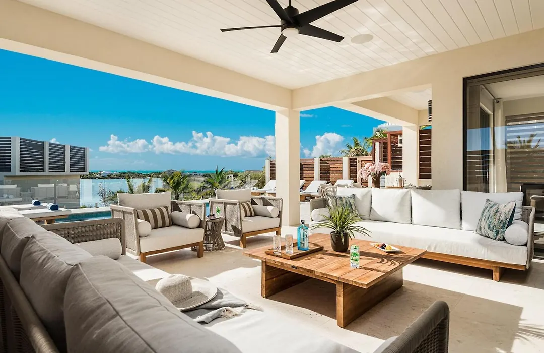 Evie 4Br Modern Villa W Pool Kayaks & Access To Beach-1